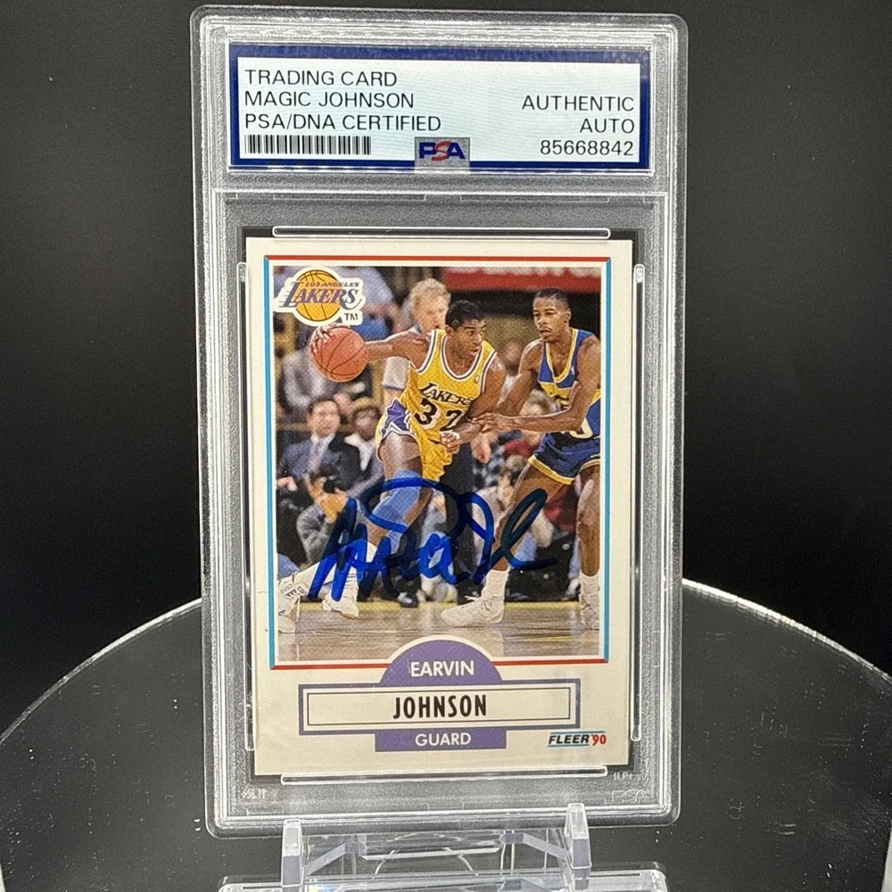 Magic Johnson On Card Auto 1990 Fleer #93 PSA/DNA Certified PSA Authentic